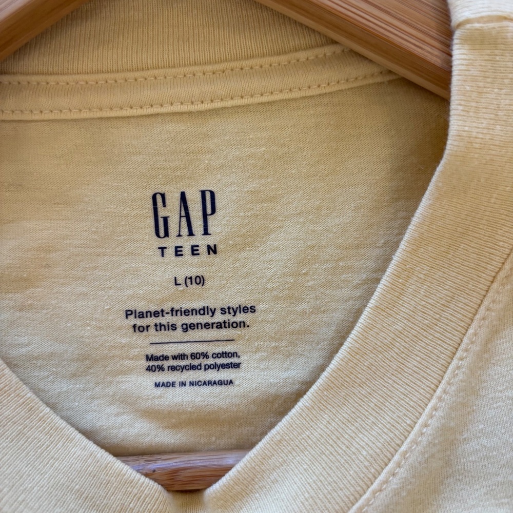 Gap Teen The Beach Boys 1983 Tour Cropped Graphic T-Shirt - Yellow - Size L (10) - Picture 5 of 6